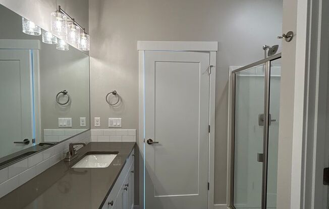 2 beds, 2 baths, 1,089 sqft, $2,295, Unit SFR 927 - 20689