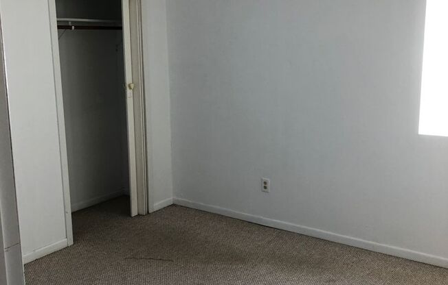 2 beds, 1 bath, $665