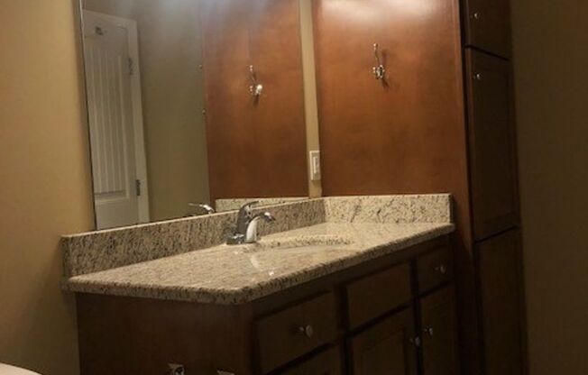 1 bed, 1 bath, 808 sqft, $675, Unit G4