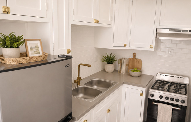 Studio, 1 bath, 500 sqft, $1,595, Unit 407
