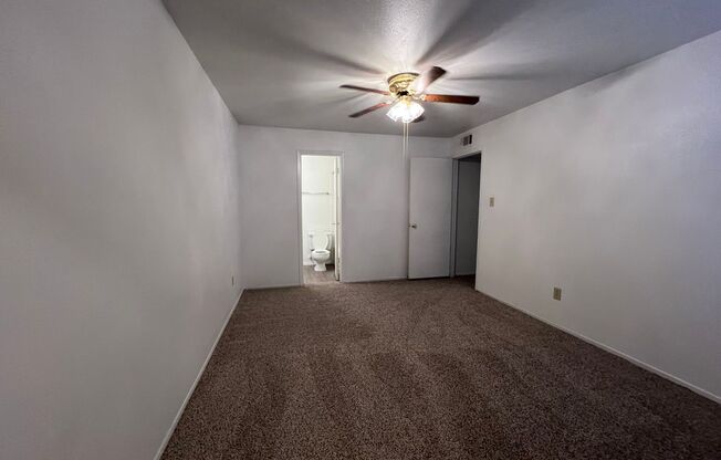 2 beds, 2 baths, 1,000 sqft, $1,225, Unit 414