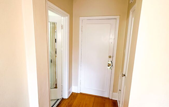 Studio, 1 bath, 365 sqft, $1,195, Unit 309