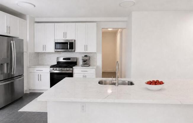5 beds, 5 baths, 2,800 sqft, $16,000, Unit 1A