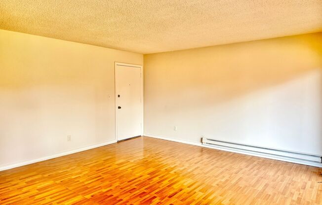 $3140 - 3 BED/2 BATH CONDO IN CENTRAL FREMONT!