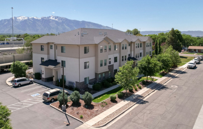 Grand at Midvale