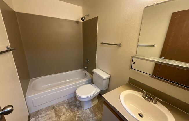 1 bed, 1 bath, 550 sqft, $1,650, Unit 410