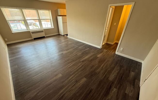 Studio, 1 bath, 400 sqft, $850, Unit #111