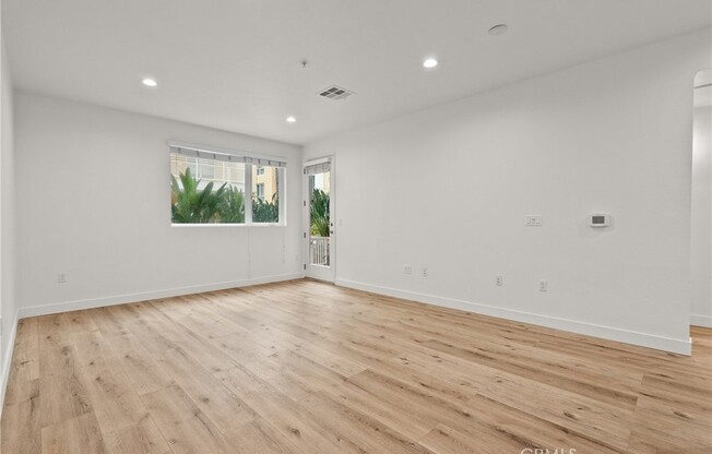 2 beds, 2 baths, 1,050 sqft, $3,250, Unit 206
