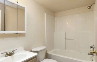 Studio, 1 bath, 175 sqft, $999, Unit 397-407