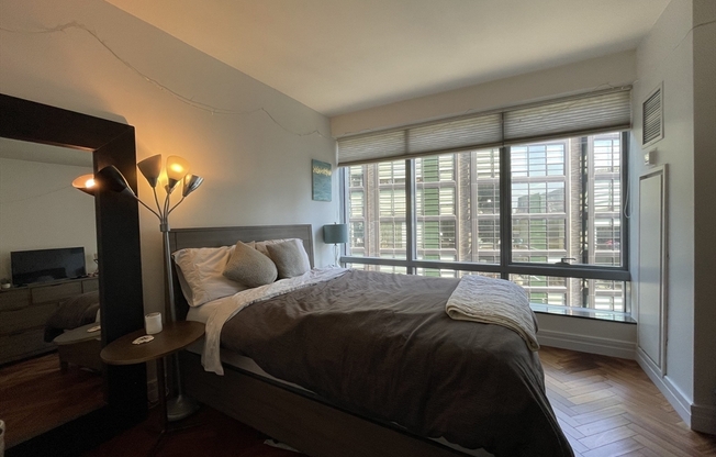 1 bed, 1 bath, 644 sqft, $4,200, Unit 12E