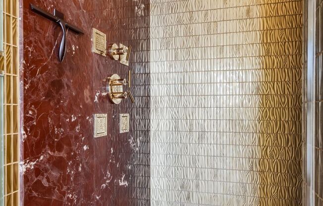 2 beds, 2.5 baths, $17,000