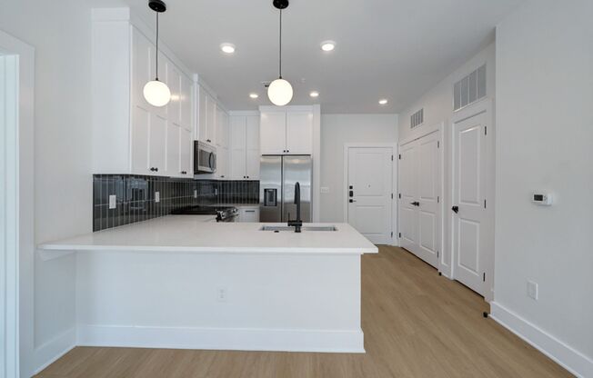 High-End New Construction Condo Walk to UT!