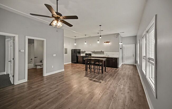 2 beds, 1 bath, 1,190 sqft, $1,400, Unit Urban Studios: 5320-#12