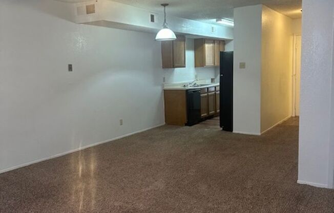 2 beds, 1.5 baths, 1,048 sqft, $880, Unit 0806