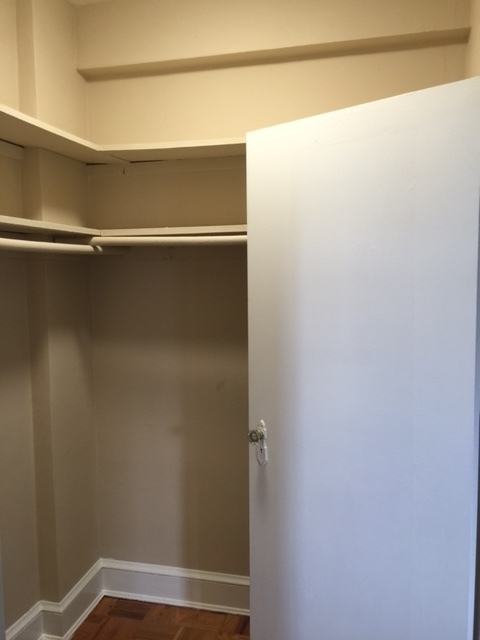 Studio, 1 bath, 300 sqft, $1,678, Unit 403