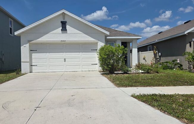 3 bedroom 2 bathroom HOUSE available now!