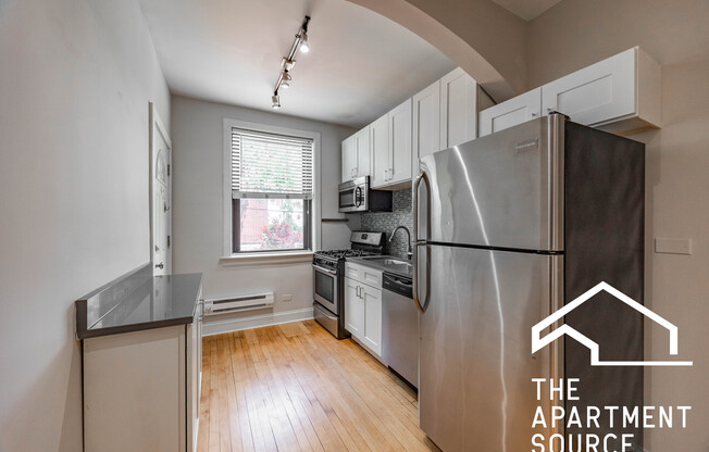 2325.5 N. Rockwell, Unit 3A