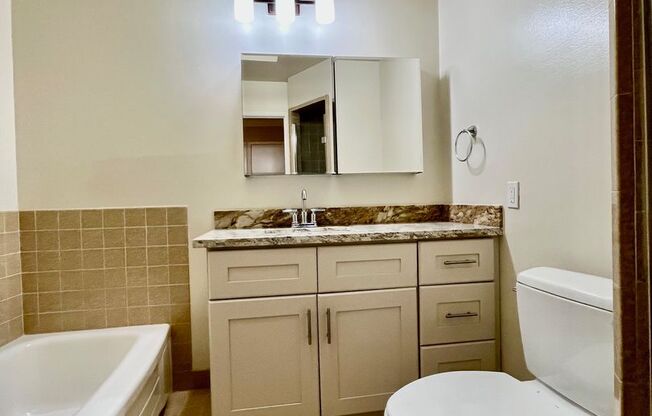 2 beds, 1 bath, $3,400