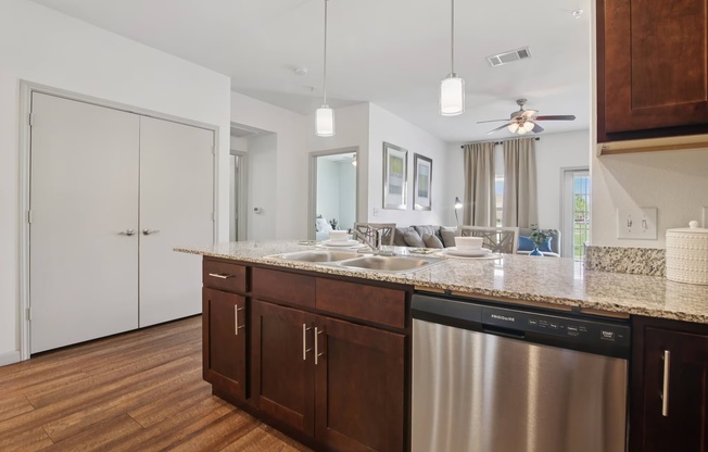 4348 E SAM HOUSTON PKWY S