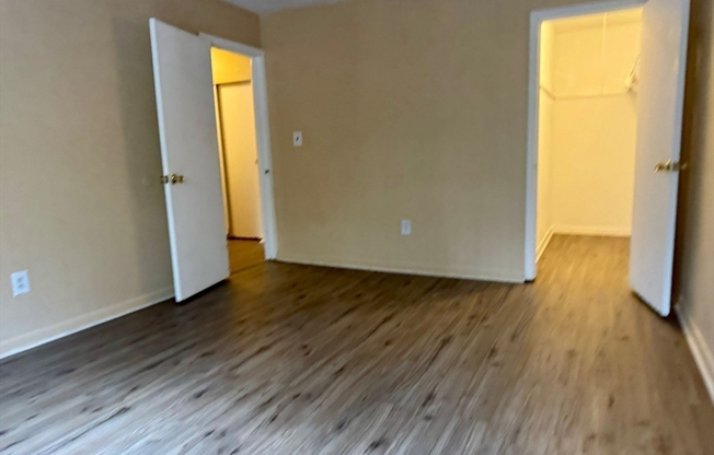 2 beds, 1 bath, 1,020 sqft, $2,300, Unit E112