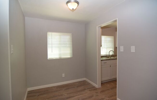 Remodeled 1 Bedroom 1 Bath Duplex! Central Tucson Location!