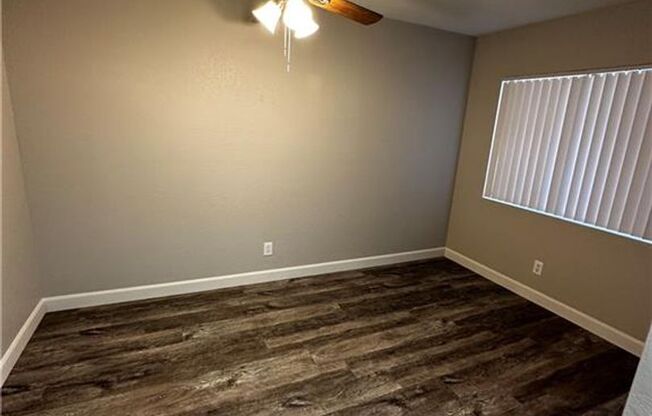 2 beds, 1 bath, $1,295