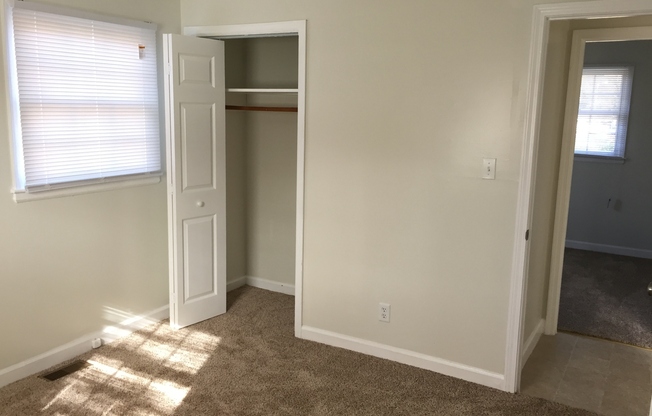 3 beds, 1 bath, $1,250