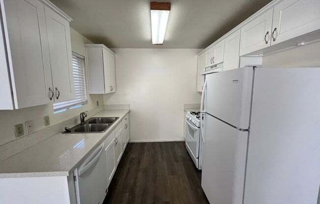 2 beds, 1 bath, 800 sqft, $950, Unit Unit 1