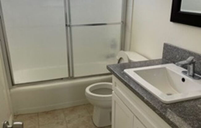 3 beds, 2 baths, $3,195, Unit 07