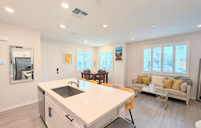 3 beds, 2.5 baths, $2,550, Unit # 67104