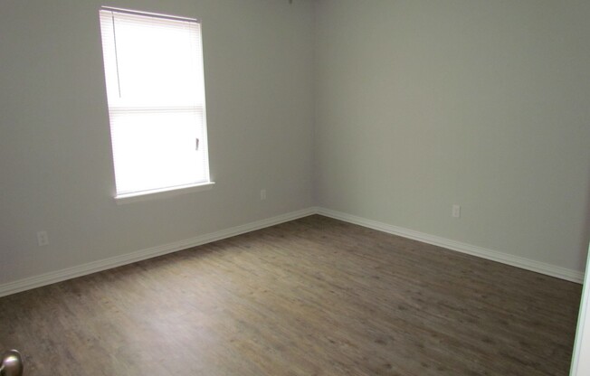 2 beds, 1 bath, 824 sqft, $799, Unit 54