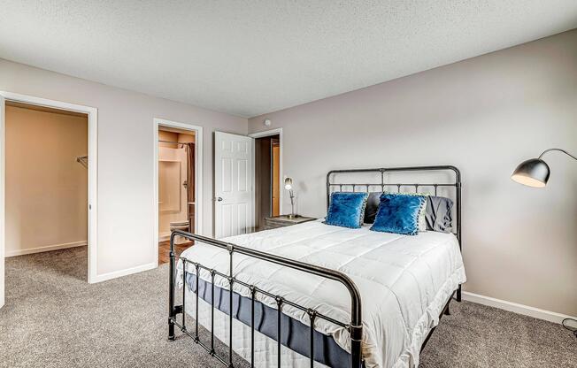 2 beds, 2 baths, 988 sqft, $1,424
