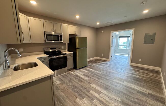 2 beds, 1 bath, 743 sqft, $2,750, Unit 213