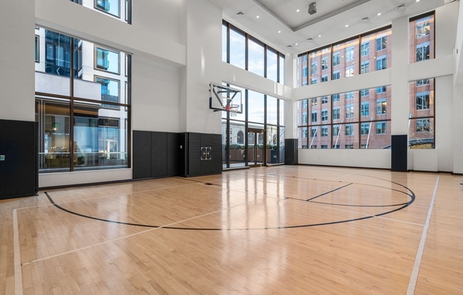 1 bed, 1 bath, 646 sqft, $5,300, Unit 1719