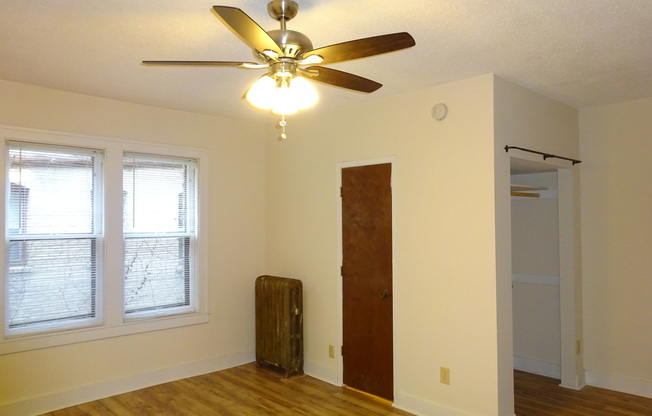 Studio, 1 bath, 375 sqft, $750, Unit 206