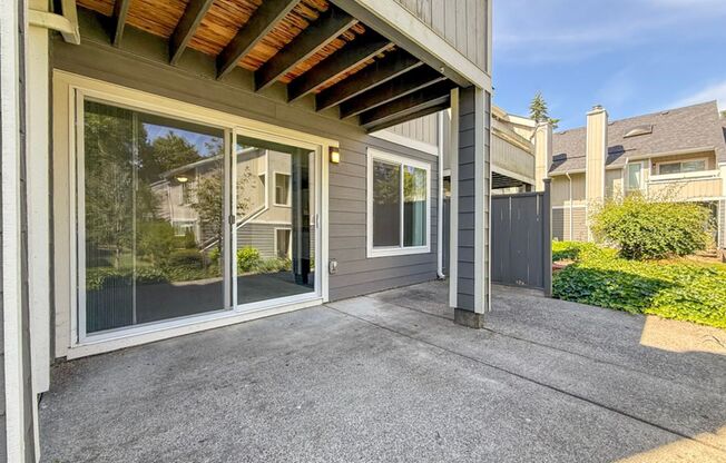 2 beds, 2 baths, 950 sqft, $1,750
