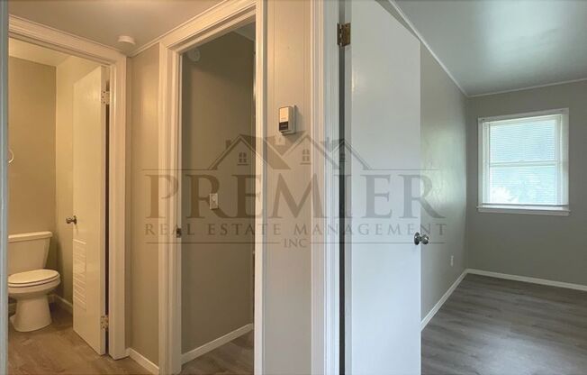 2 beds, 1 bath, $990, Unit MBB-1