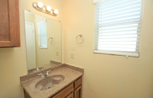 Studio, 1 bath, 500 sqft, $850, Unit 218