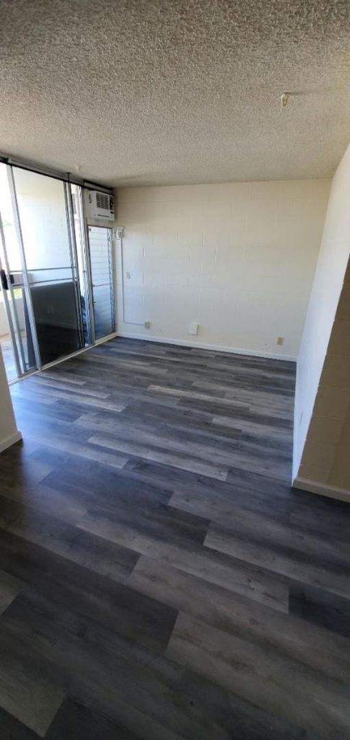 Hidden Gem Location ... Secured 1 bedroom!