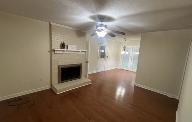 3 beds, 2.5 baths, $1,995