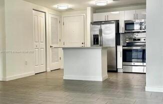 1 bed, 1 bath, 672 sqft, $2,600