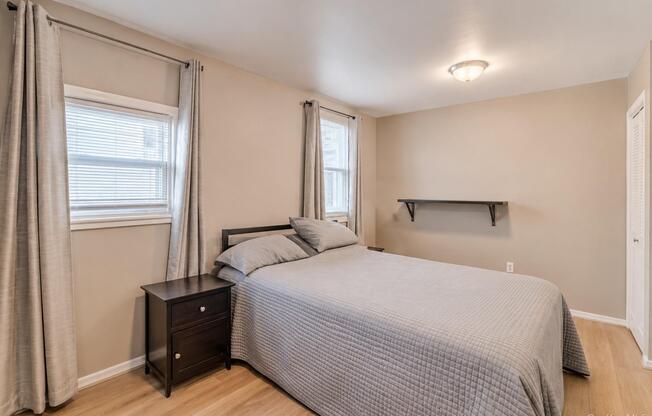2 beds, 1 bath, 450 sqft, $2,800