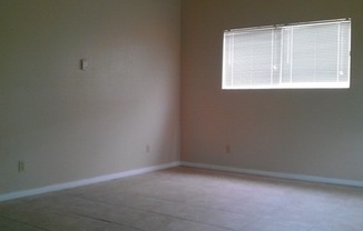 2 beds, 1 bath, $900