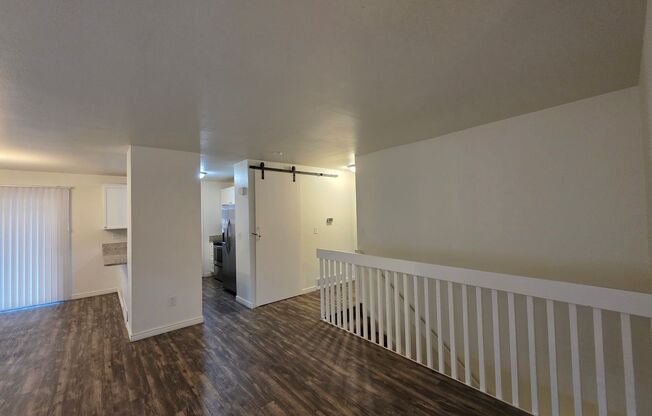 Massive 5 Bedroom Townhouse in Aurora