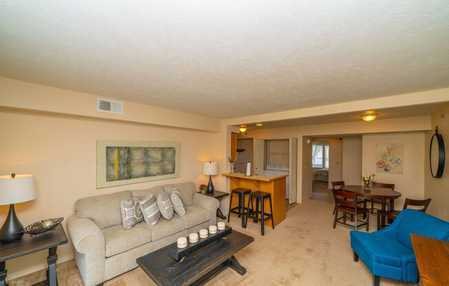 Living Room and Dining Area at West Hampton Park Apartment Homes, Nebraska, 68022