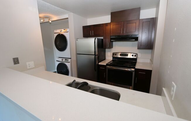 1 bed, 1 bath, 685 sqft, $1,900, Unit 304