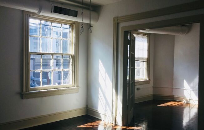 1 bed, 1 bath, $1,295, Unit Apt. 10