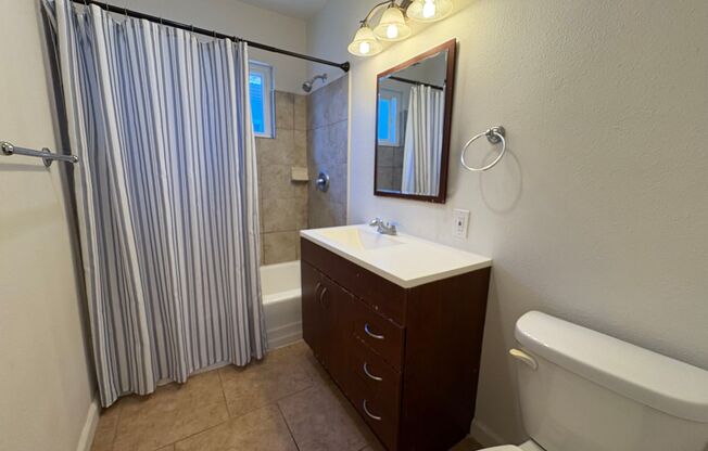 2 beds, 1 bath, 850 sqft, $2,425, Unit 4592.5