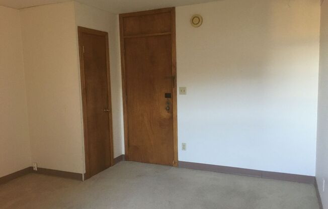 1 bed, 1 bath, $695, Unit 501