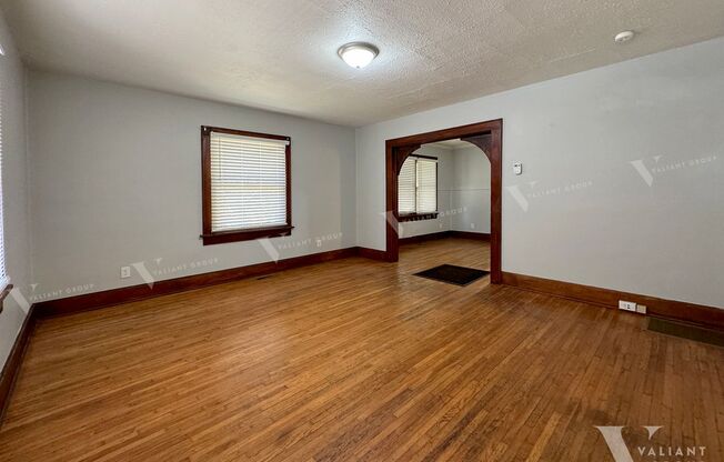 Charming Two-Bedroom, One Bathroom Craftsman Bungalow for Rent in Woodland Heights